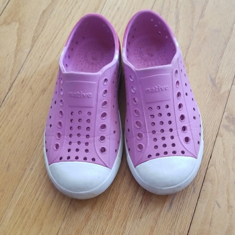 Native kids shoes size 10
